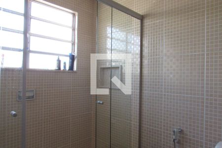 Casa à venda com 237m², 4 quartos e sem vagaBanheiro 2