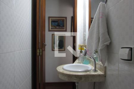 Casa à venda com 237m², 4 quartos e sem vagaLavabo