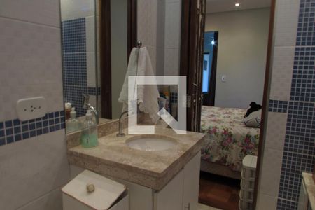 Casa à venda com 237m², 4 quartos e sem vagaBanheiro Suíte 2