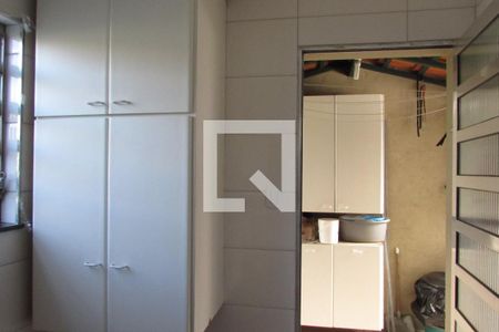 Casa à venda com 237m², 4 quartos e sem vagaÁrea de Serviço