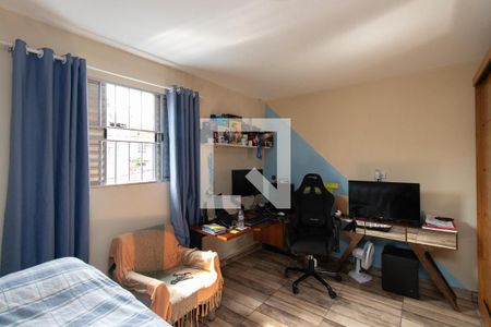 Casa à venda com 78m², 4 quartos e 2 vagasQuarto 4