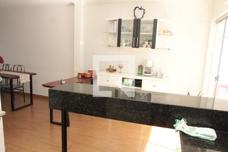 Casa à venda com 117m², 3 quartos e 3 vagasCozinha