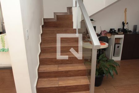 Casa à venda com 117m², 3 quartos e 3 vagasEscada