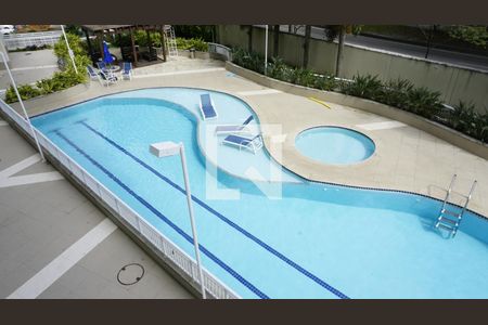 Apartamento à venda com 67m², 2 quartos e 1 vagaÁrea comum - Piscina