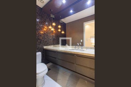 Lavabo de apartamento para alugar com 3 quartos, 195m² em Campo Comprido, Curitiba