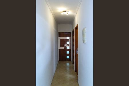 Casa à venda com 100m², 3 quartos e 2 vagascorredor quartos