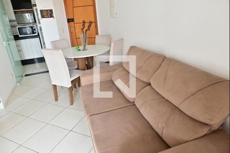Sala de apartamento para alugar com 2 quartos, 82m² em Vila Tupi, Praia Grande