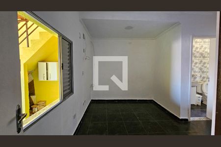 Quarto de casa para alugar com 3 quartos, 300m² em Vila Marari, São Paulo