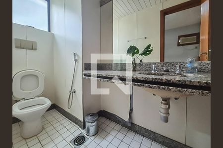 Banheiro de apartamento à venda com 1 quarto, 58m² em Funcionários, Belo Horizonte