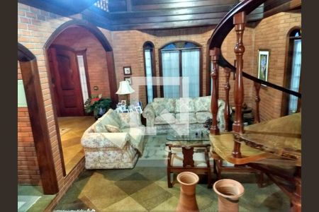 Casa à venda com 390m², 4 quartos e 4 vagas Casa à venda com 390m², 4 quartos e 4 vagasSala