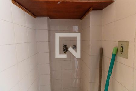 Apartamento à venda com 149m², 3 quartos e sem vaga Apartamento à venda com 149m², 3 quartos e sem vagaBanheiro de Serviço