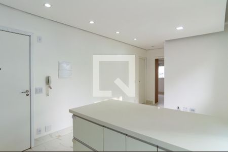 Sala de apartamento à venda com 2 quartos, 51m² em Jardim Tupanci, Barueri