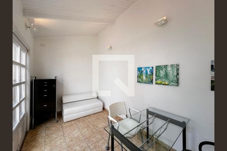 Casa para alugar com 110m², 2 quartos e 1 vagaSaleta Fundos