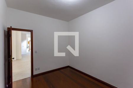 Quarto de casa para alugar com 3 quartos, 210m² em Santo Antônio, Belo Horizonte