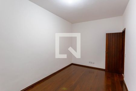 Casa para alugar com 3 quartos, 210m² em Santo Antônio, Belo Horizonte