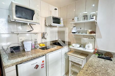 Cozinha de apartamento para alugar com 1 quarto, 54m² em Copacabana, Rio de Janeiro