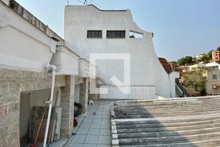 Apartamento à venda com 168m², 3 quartos e 1 vaga Apartamento à venda com 168m², 3 quartos e 1 vagaTerraço