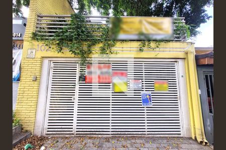 Casa à venda com 150m², 2 quartos e 2 vagas Casa à venda com 150m², 2 quartos e 2 vagasFachada