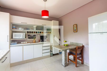 Casa à venda com 217m², 4 quartos e 3 vagas Casa à venda com 217m², 4 quartos e 3 vagasCozinha