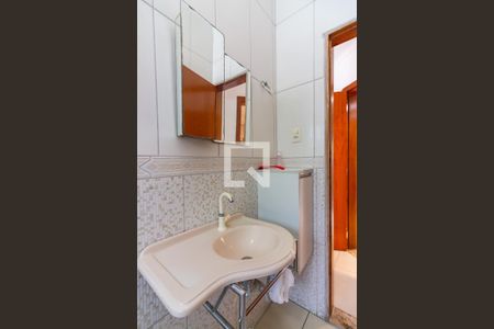 Casa à venda com 217m², 4 quartos e 3 vagas Casa à venda com 217m², 4 quartos e 3 vagasBanheiro da Suíte 1