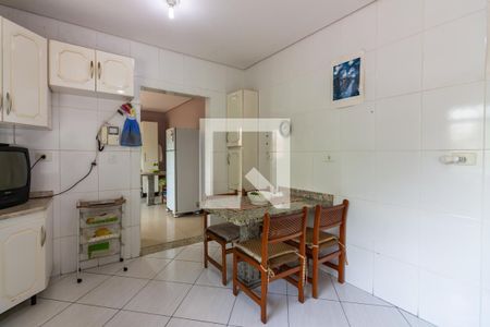 Casa à venda com 217m², 4 quartos e 3 vagas Casa à venda com 217m², 4 quartos e 3 vagasCozinha