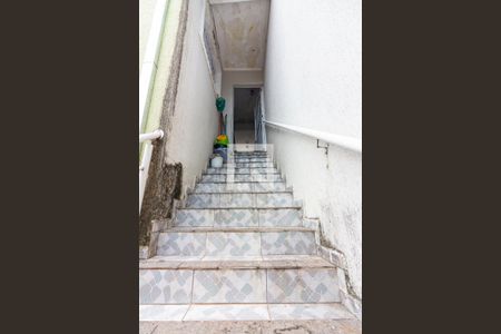 Casa à venda com 217m², 4 quartos e 3 vagas Casa à venda com 217m², 4 quartos e 3 vagasEscada