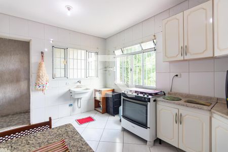 Casa à venda com 217m², 4 quartos e 3 vagas Casa à venda com 217m², 4 quartos e 3 vagasCozinha