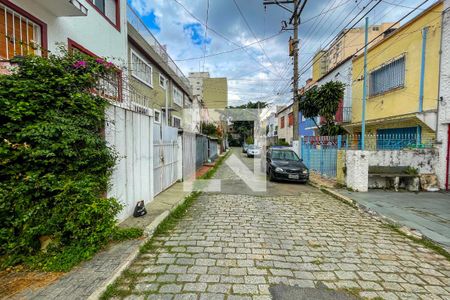 Casa para alugar com 75m², 2 quartos e 1 vaga Casa para alugar com 75m², 2 quartos e 1 vagaRua