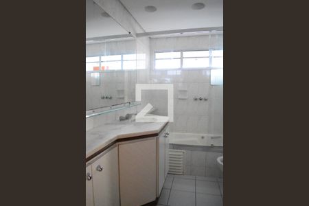 Banheiro Suíte de apartamento para alugar com 3 quartos, 246m² em Água Verde, Curitiba