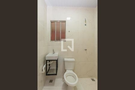 Banheiro de kitnet/studio para alugar com 1 quarto, 35m² em Aparecida 7ª Seção, Belo Horizonte