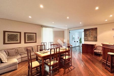 Apartamento à venda com 200m², 4 quartos e 2 vagas Apartamento à venda com 200m², 4 quartos e 2 vagasÁrea Comum - Salão de Festas