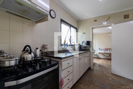 Apartamento à venda com 200m², 4 quartos e 2 vagas Apartamento à venda com 200m², 4 quartos e 2 vagasCozinha