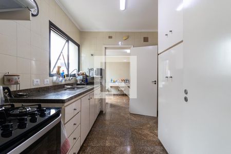 Apartamento à venda com 200m², 4 quartos e 2 vagas Apartamento à venda com 200m², 4 quartos e 2 vagasCozinha