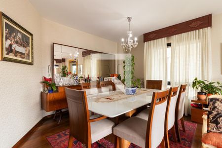 Apartamento à venda com 200m², 4 quartos e 2 vagas Apartamento à venda com 200m², 4 quartos e 2 vagasSala