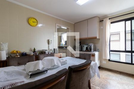 Apartamento à venda com 200m², 4 quartos e 2 vagas Apartamento à venda com 200m², 4 quartos e 2 vagasCopa