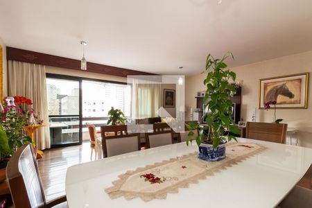 Apartamento à venda com 200m², 4 quartos e 2 vagas Apartamento à venda com 200m², 4 quartos e 2 vagasSala