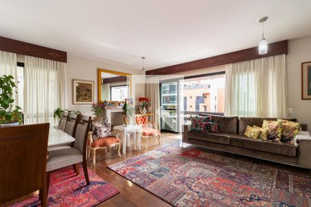 Apartamento à venda com 200m², 4 quartos e 2 vagas Apartamento à venda com 200m², 4 quartos e 2 vagasSala