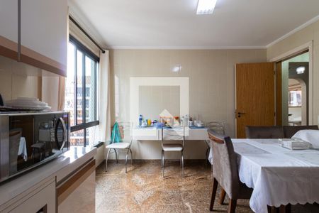 Apartamento à venda com 200m², 4 quartos e 2 vagas Apartamento à venda com 200m², 4 quartos e 2 vagasCopa
