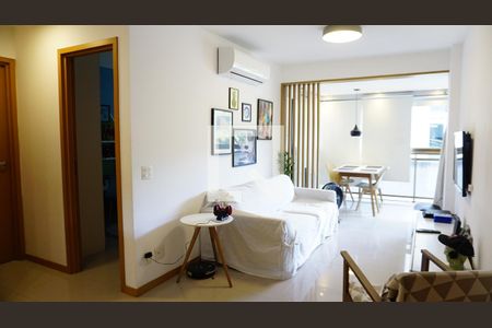Sala de apartamento à venda com 2 quartos, 70m² em Freguesia (jacarepaguá), Rio de Janeiro