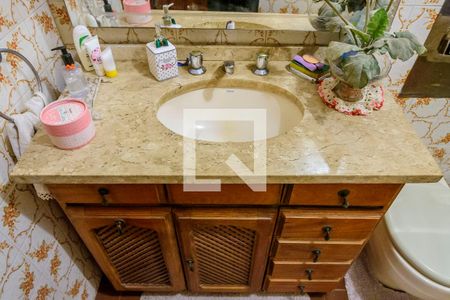 Banheiro 1 de casa à venda com 5 quartos, 600m² em Partenon, Porto Alegre