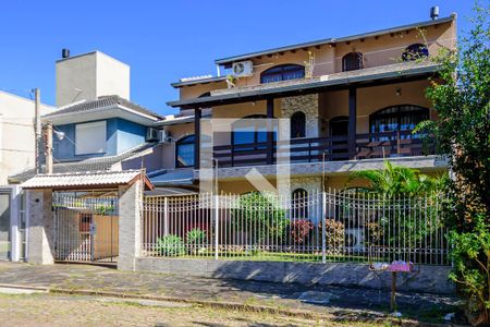 Casa à venda com 600m², 5 quartos e 3 vagasFachada