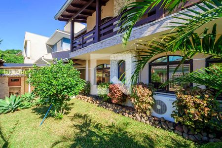 Casa à venda com 600m², 5 quartos e 3 vagasEntrada