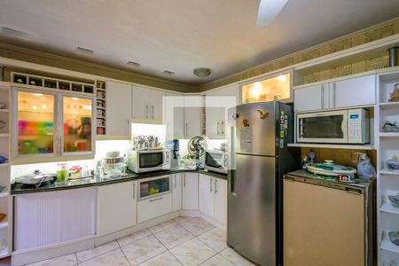 Casa à venda com 600m², 5 quartos e 3 vagasCozinha