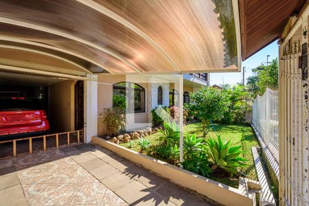 Casa à venda com 600m², 5 quartos e 3 vagasEntrada