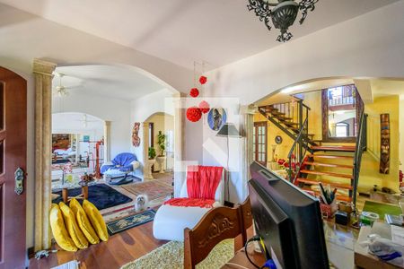 Casa à venda com 600m², 5 quartos e 3 vagasSala 2