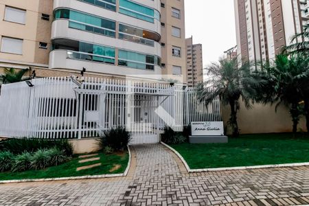 Apartamento à venda com 90m², 3 quartos e 2 vagasFachada e portaria
