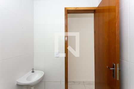 Banheiro de casa de condomínio para alugar com 1 quarto, 27m² em Vila Esperança, São Paulo