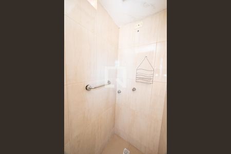 Casa à venda com 398m², 4 quartos e 8 vagasBanheiro de Serviço