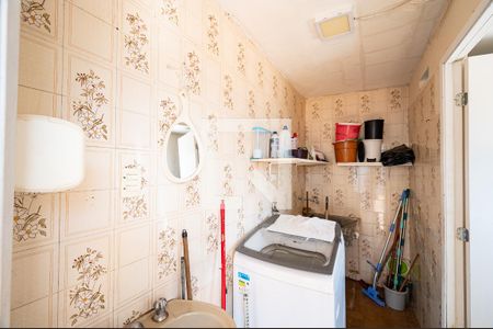 Casa à venda com 398m², 4 quartos e 8 vagasLavanderia