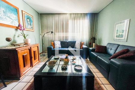 Sala de estar  de apartamento à venda com 3 quartos, 170m² em Sumaré, São Paulo